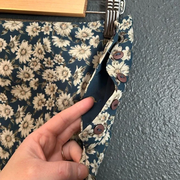 Vintage express Floral Blue and Cream Skirt - Picture 4 of 5